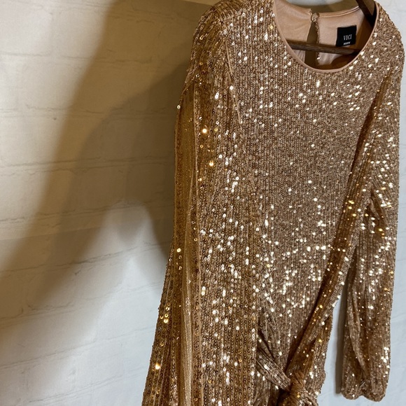 Vici Gold Sequined Lined Long Sleeved Cut Out Blouse - Picture 12 of 14